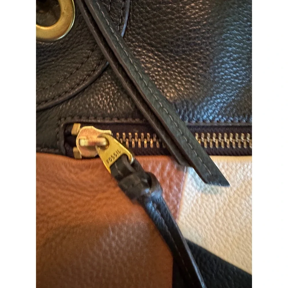 Fossil pebbled leather
